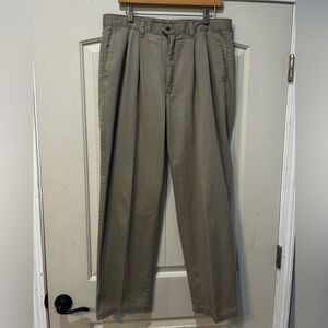 Khaki dockers. CLASSIC FIT